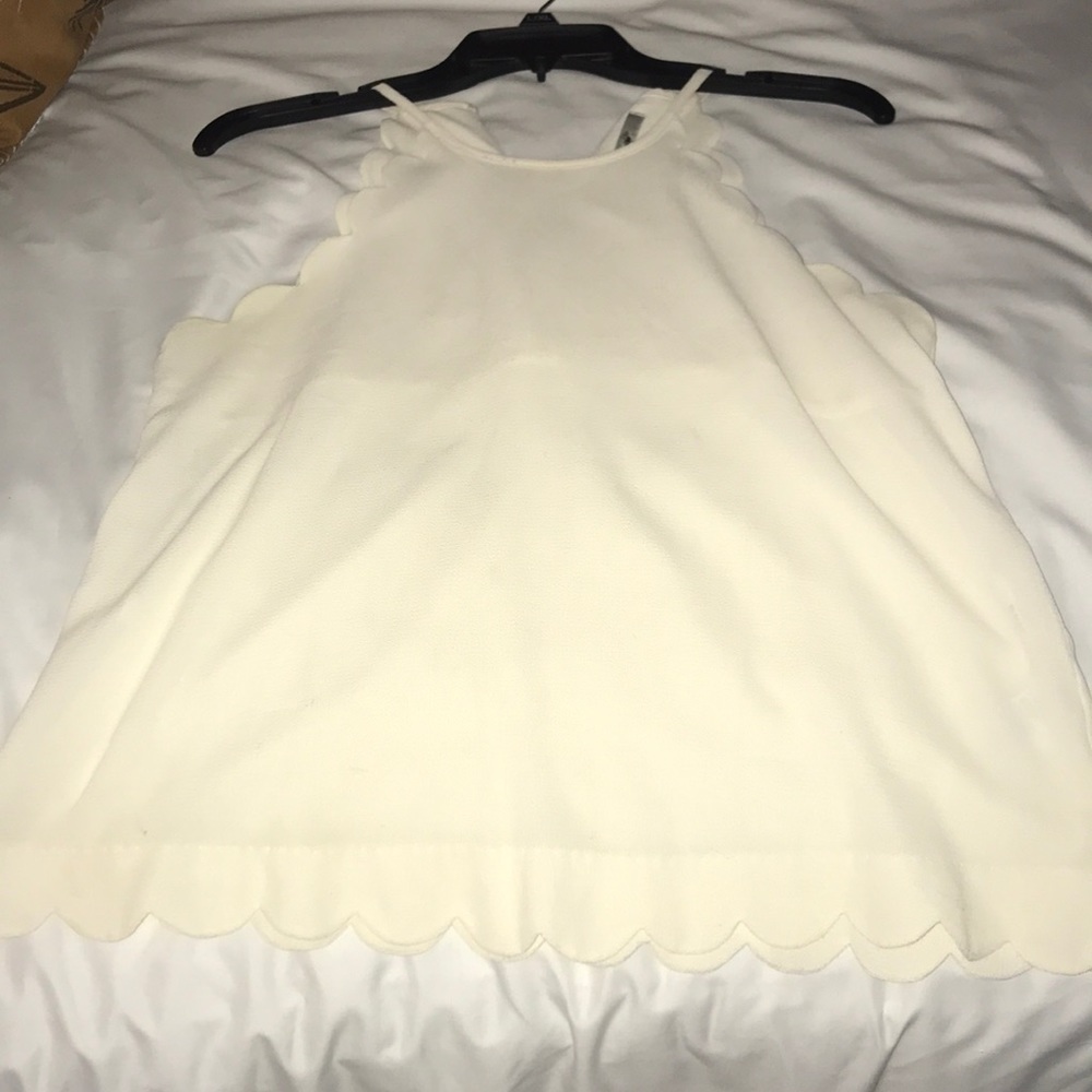 Off white scalloped tank!